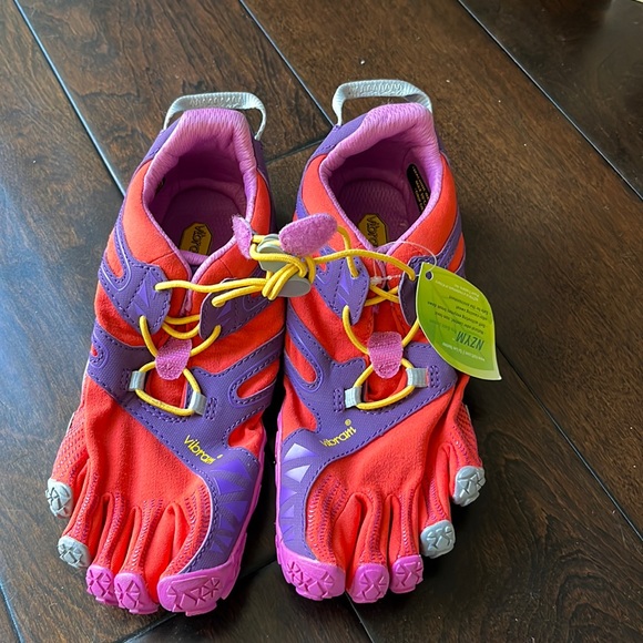 Vibram Shoes Womens Vibram Five Fingers Shoes Pink And Purple Nwt